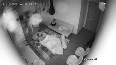 《居家摄像头破解》长期偷窥年轻小夫妻高频率做爱 (5)